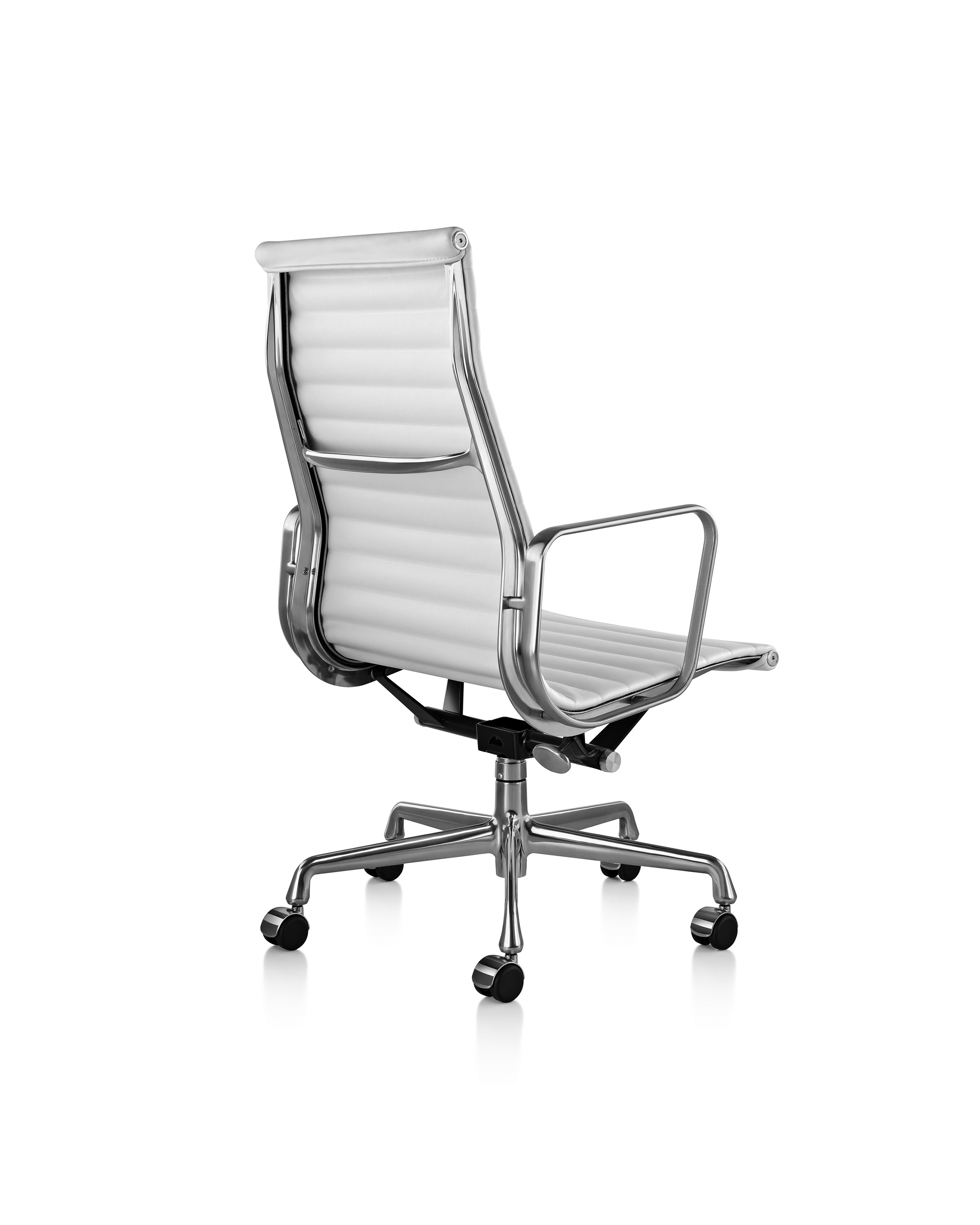 办公椅|现代真皮中班椅|办公家具|设计师家具|伊姆斯大班椅